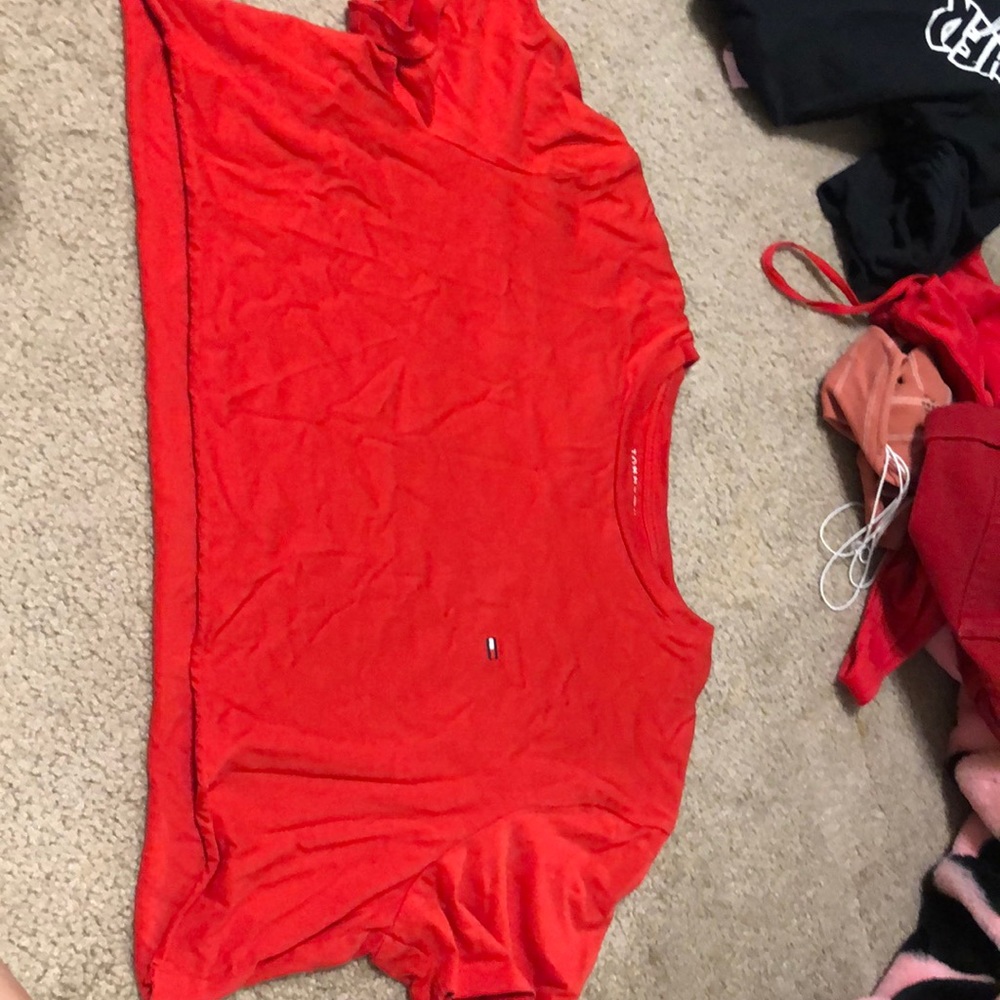 red tommy hilfiger tee